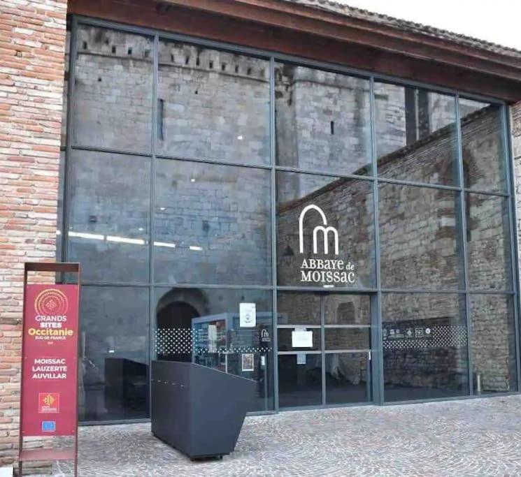Appartement Entier Moissac Centre 30 M2 Calme Avec Cour Interieure Pour Velos A 50M Du Marche De Moissac Εξωτερικό φωτογραφία
